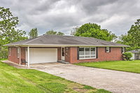 Macon Ranch-Style Family Home w/ Yard  Deck Accommodation Los Angeles