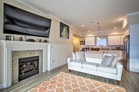 Modern Hampton Beach Condo Less Than half Mi to the Beach Accommodation Los Angeles