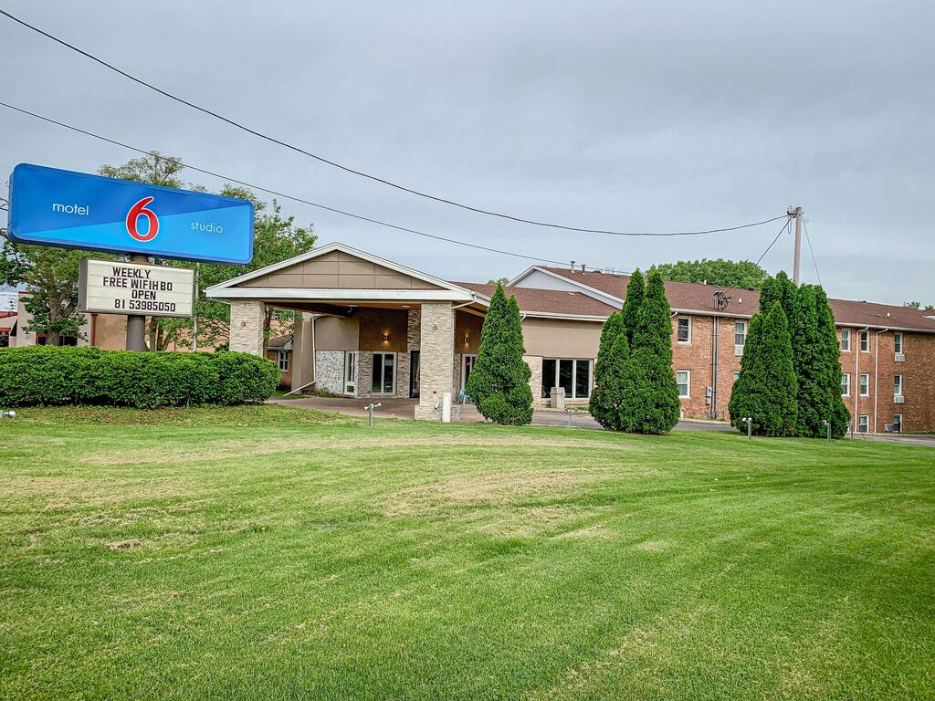 Motel 6 Rockford, Il - thumb 2