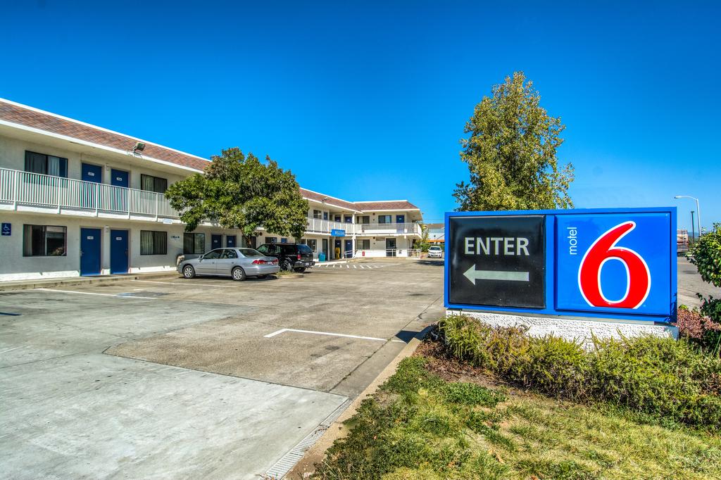 Motel 6-Redding, CA - North - thumb 1