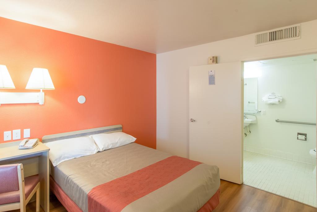 Motel 6-Redding, CA - North - thumb 2