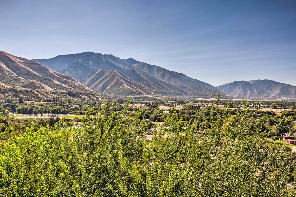 Mtn-View Apt W/ Pool Table - 9 Miles To BYU! - thumb 2