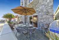 NB-117A - Newport Family Castle Accommodation Los Angeles