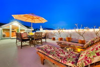 NB-210B - Newport Rooftop Studio Accommodation Los Angeles