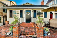 NB-214 - Coral Beach House Accommodation Los Angeles