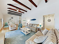 New Listing Chic Chatham Gem Near Beach  Ferry Home Accommodation Los Angeles