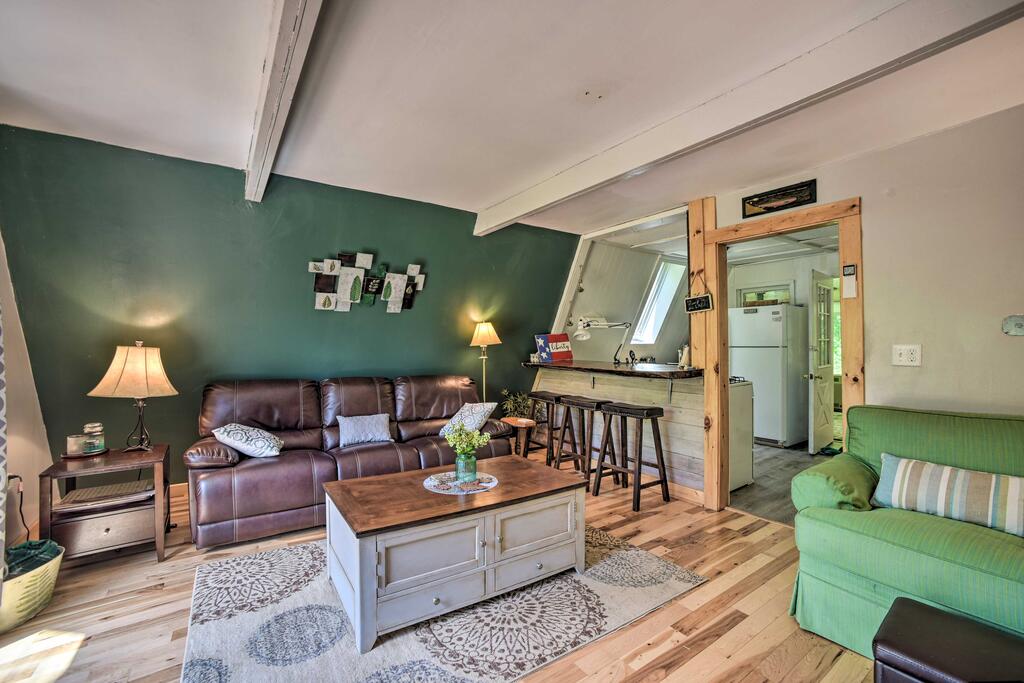 NEW Secluded A-Frame Cabin - Fire Pit, Walk To Lake - thumb 3