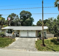 Nokomis Beach 2 Bedroom Home - 1 Block from Waterfront - Accommodation Los Angeles