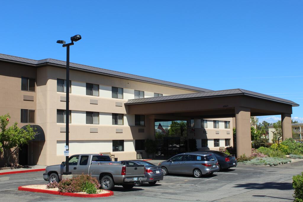 Oxford Suites Redding - thumb 0