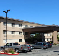 Oxford Suites Redding - Accommodation Los Angeles