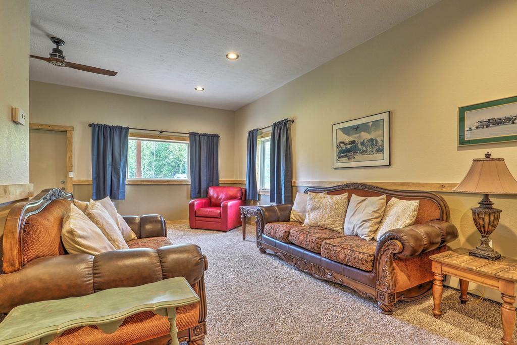 Palmer Home W/ Deck, Yard & Mountain Views - thumb 3