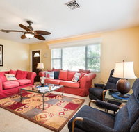 Poco Place 2 Blocks to Beach WiFi 2 Bedrooms Sleeps 6 - Accommodation Los Angeles