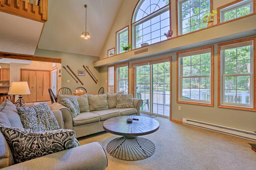 Pocono Mtns House With Private Hot Tub & Amenities! - thumb 3