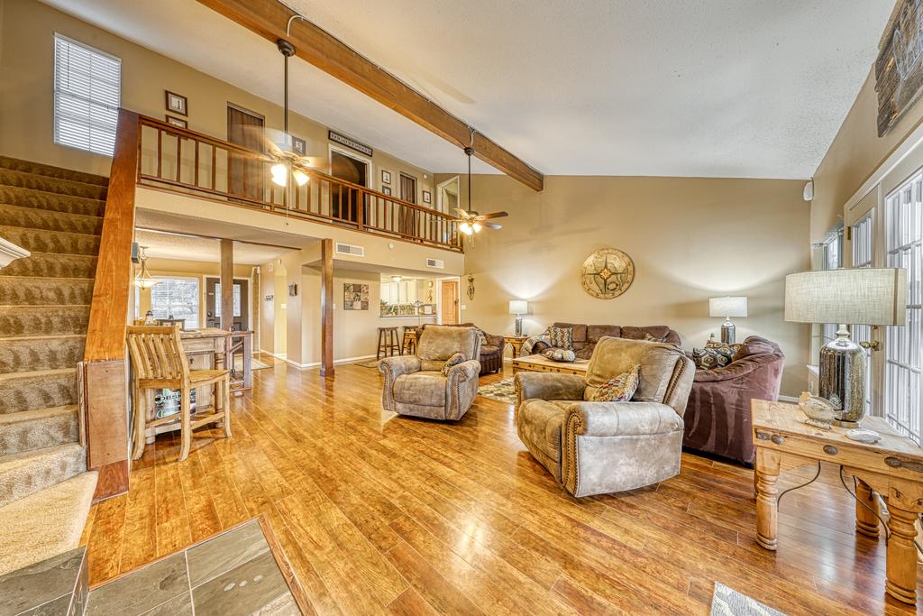 Point Venture Palace - thumb 1