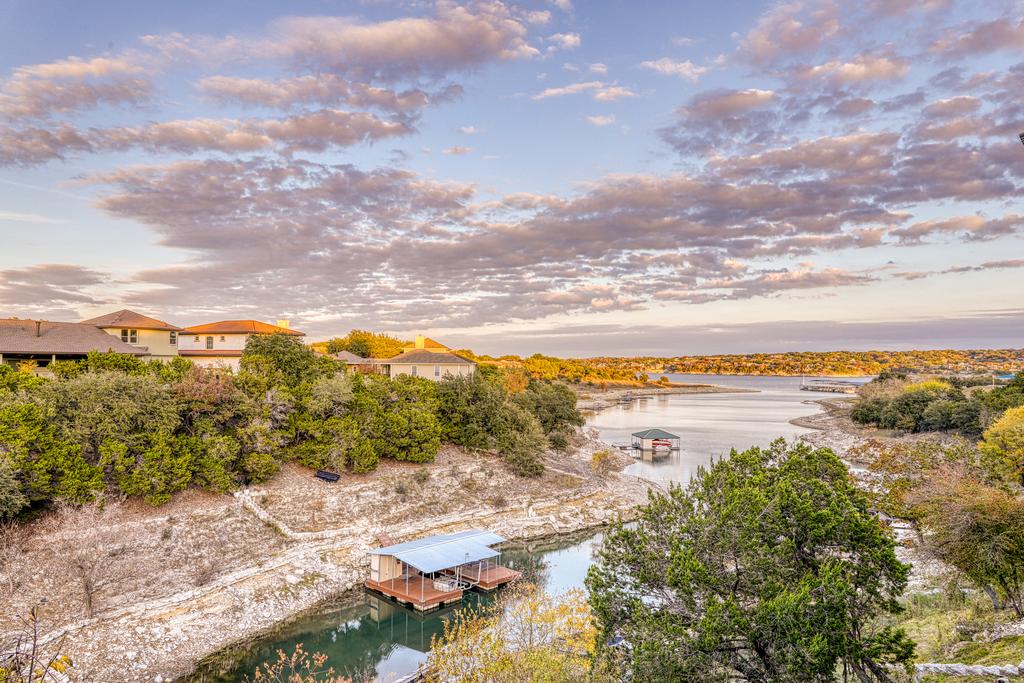 Point Venture Palace - thumb 0