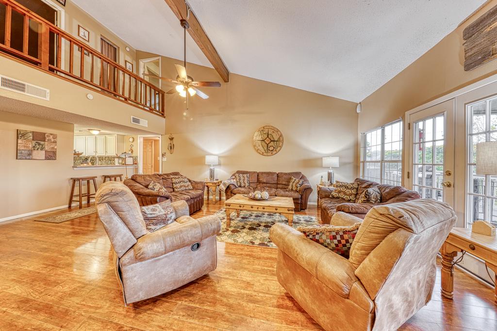 Point Venture Palace - thumb 3