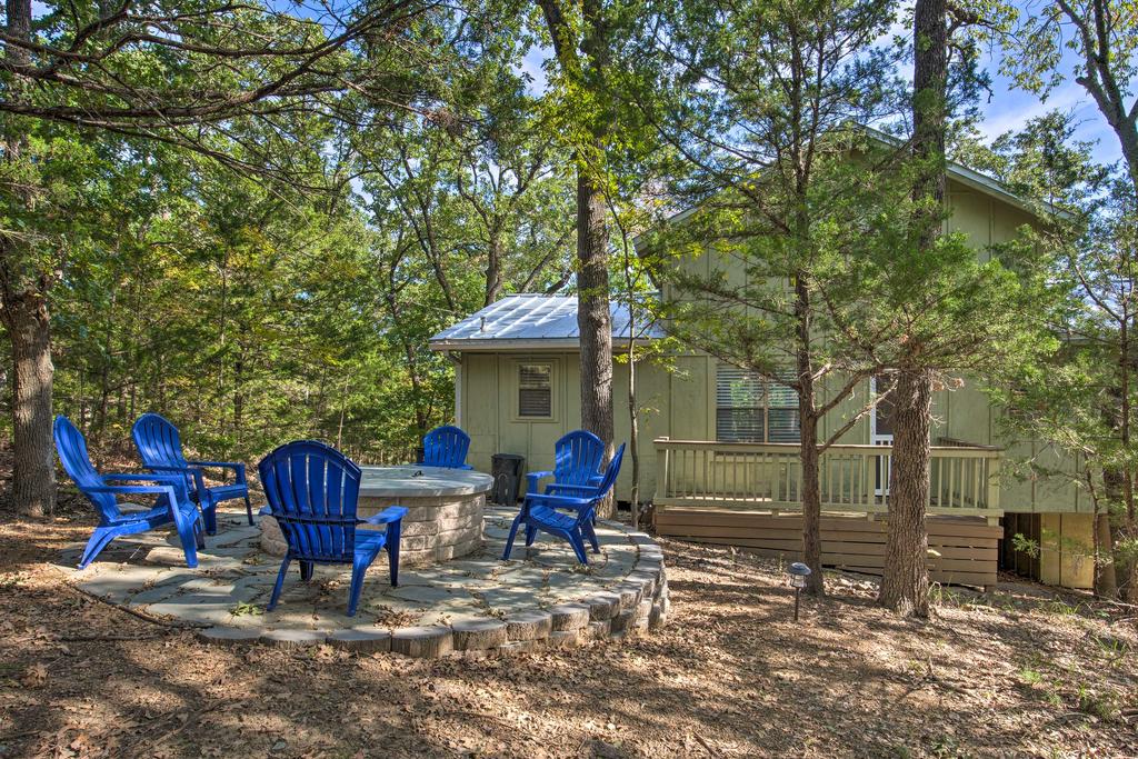 Pottsboro Cabin With Deck - 1 Mile To Lake Texoma! - thumb 1