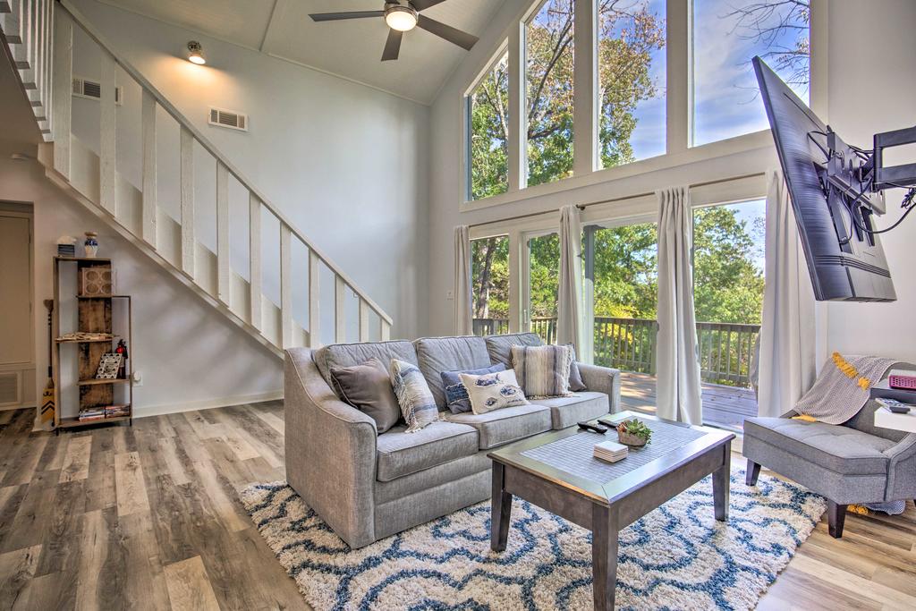 Pottsboro Cabin With Deck - 1 Mile To Lake Texoma! - thumb 0