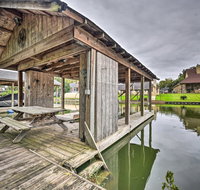 Quiet Lake Conroe Townhome with 2 Boat Slips - Accommodation Los Angeles