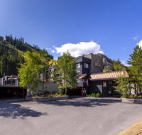 Red Wolf Lodge At Squaw Valley - Accommodation Los Angeles