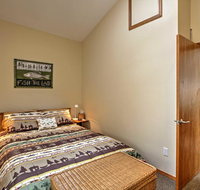 Renovated Olympia Cabin with Private Dock on Lake - Accommodation Los Angeles