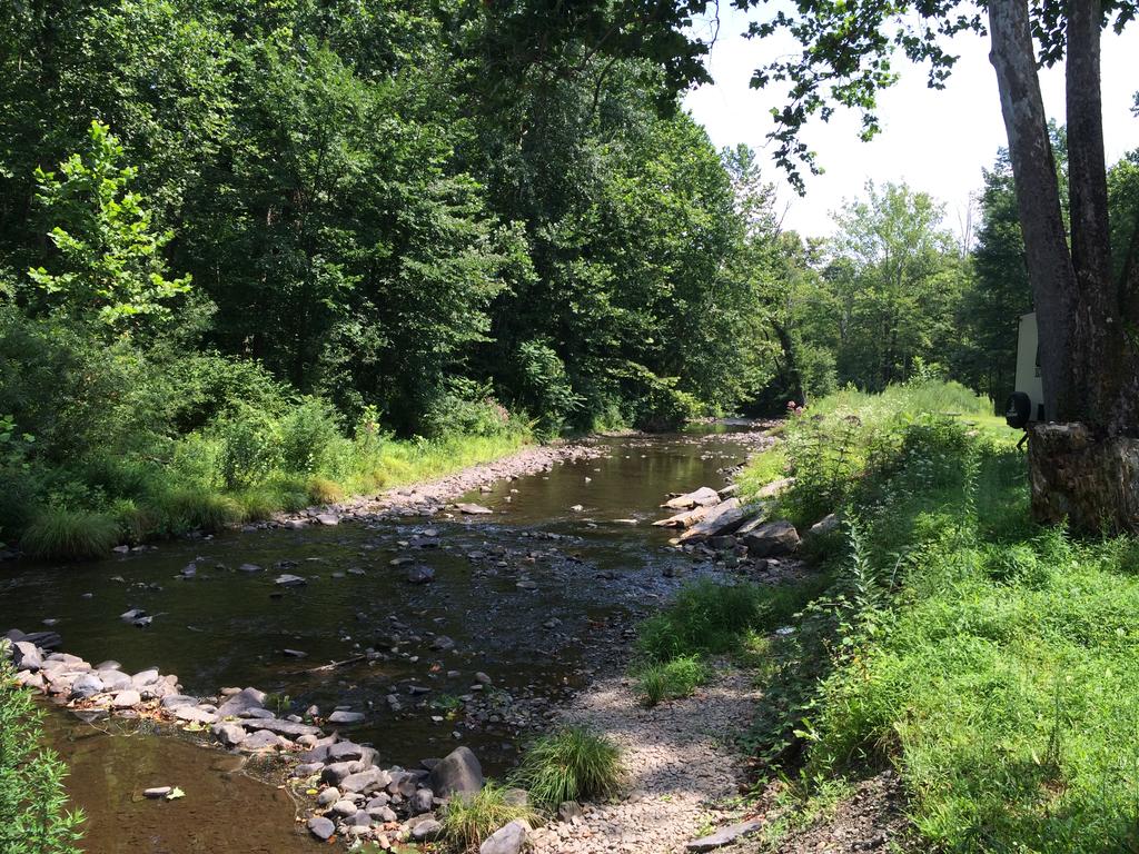 Rondout Valley Camping Resort Deluxe Park Model 3 - thumb 3