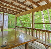 Rustic Taswell Cabin with Wooded Views -Walk to Lake - Accommodation Los Angeles