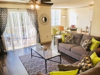 Sawgrass Apartment 1 Accommodation Los Angeles