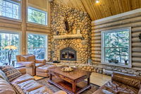 Secluded Log Cabin with Game Room  Forest Views Accommodation Los Angeles