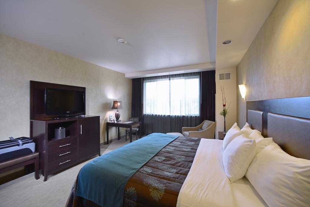 Seven Feathers Casino Resort - thumb 0