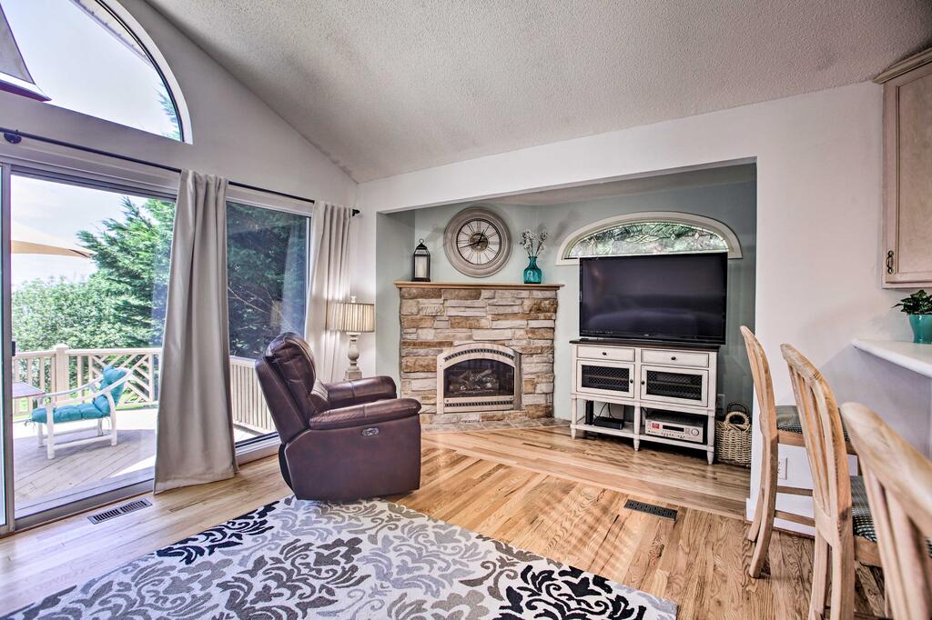 Smith Mountain Lake Home With Deck, Dock & View! - thumb 3