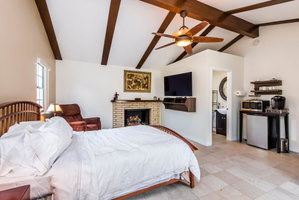 Stay Gia Cozy Studio With Patio In LA