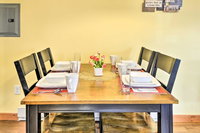 Studio with Pool Access by Summer Camp and Elk Mtn Accommodation Los Angeles