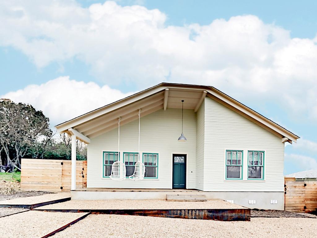 Stylish New Home #1 Home - thumb 0