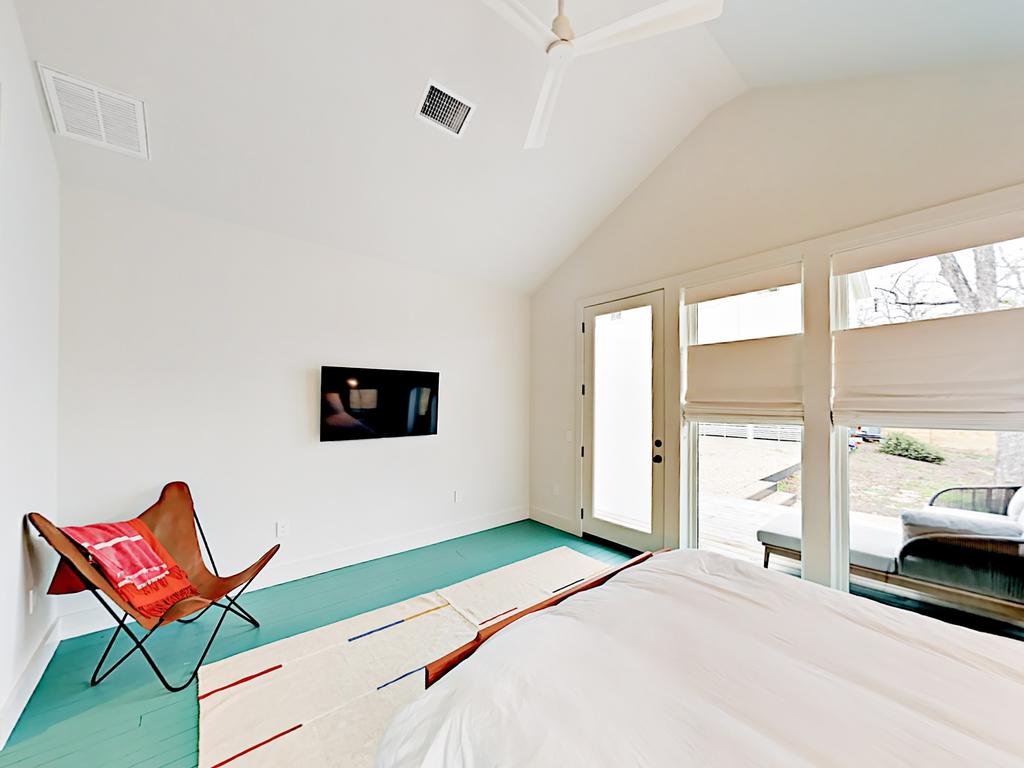 Stylish New Home #1 Home - thumb 2