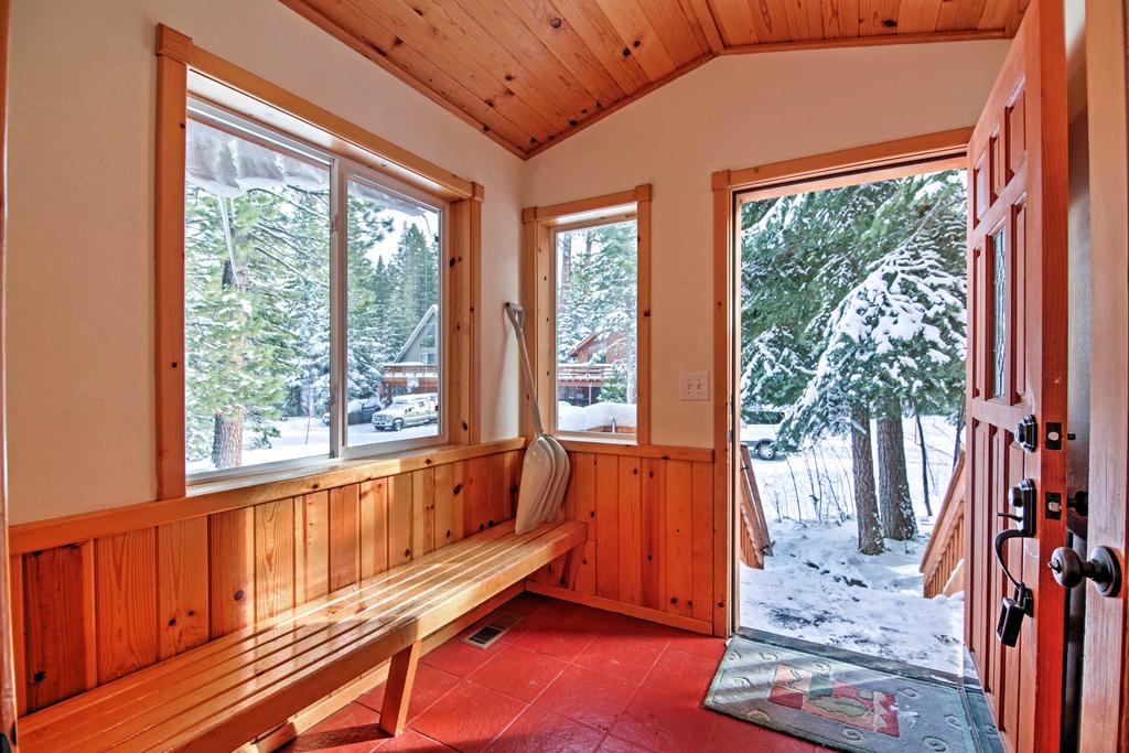 Tahoma Cabin With Hot Tub 5 Minutes From Ski Slopes! - thumb 1