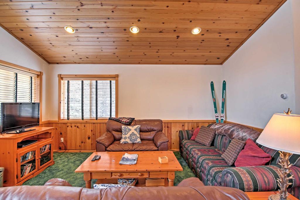 Tahoma Cabin With Hot Tub 5 Minutes From Ski Slopes! - thumb 3