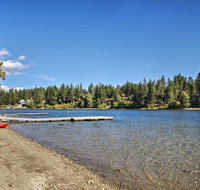 The Lake House in Rathdrum with Beach and Fire Pit - Accommodation Los Angeles
