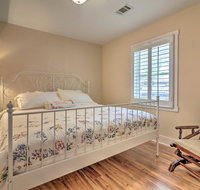 Waterfront Home on Lake Lanier with Dock  Slip - Accommodation Los Angeles