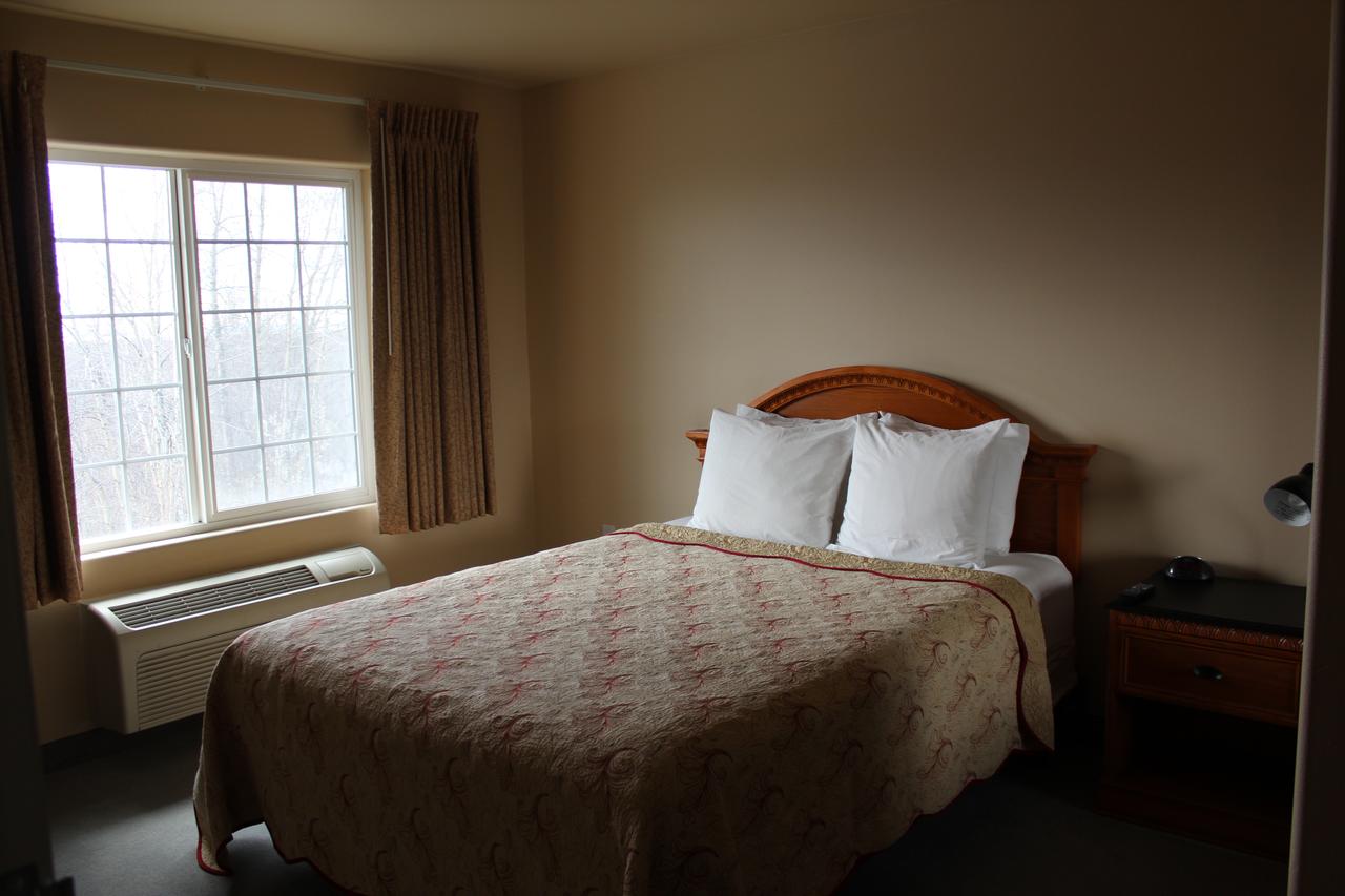 Grand View Inn & Suites - thumb 14