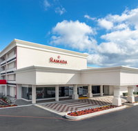 Ramada by Wyndham Texarkana - Accommodation Los Angeles