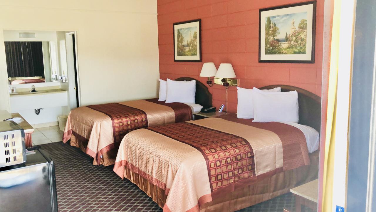 Rodeway Inn - thumb 0