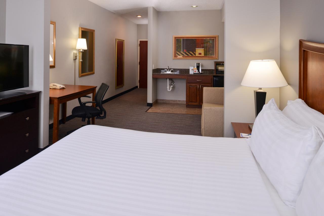 Holiday Inn Express Hotel & Suites North Little Rock - thumb 3