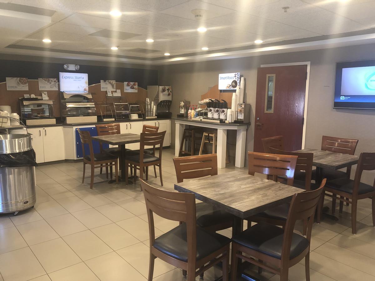 Holiday Inn Express Hotel & Suites North Little Rock - thumb 10