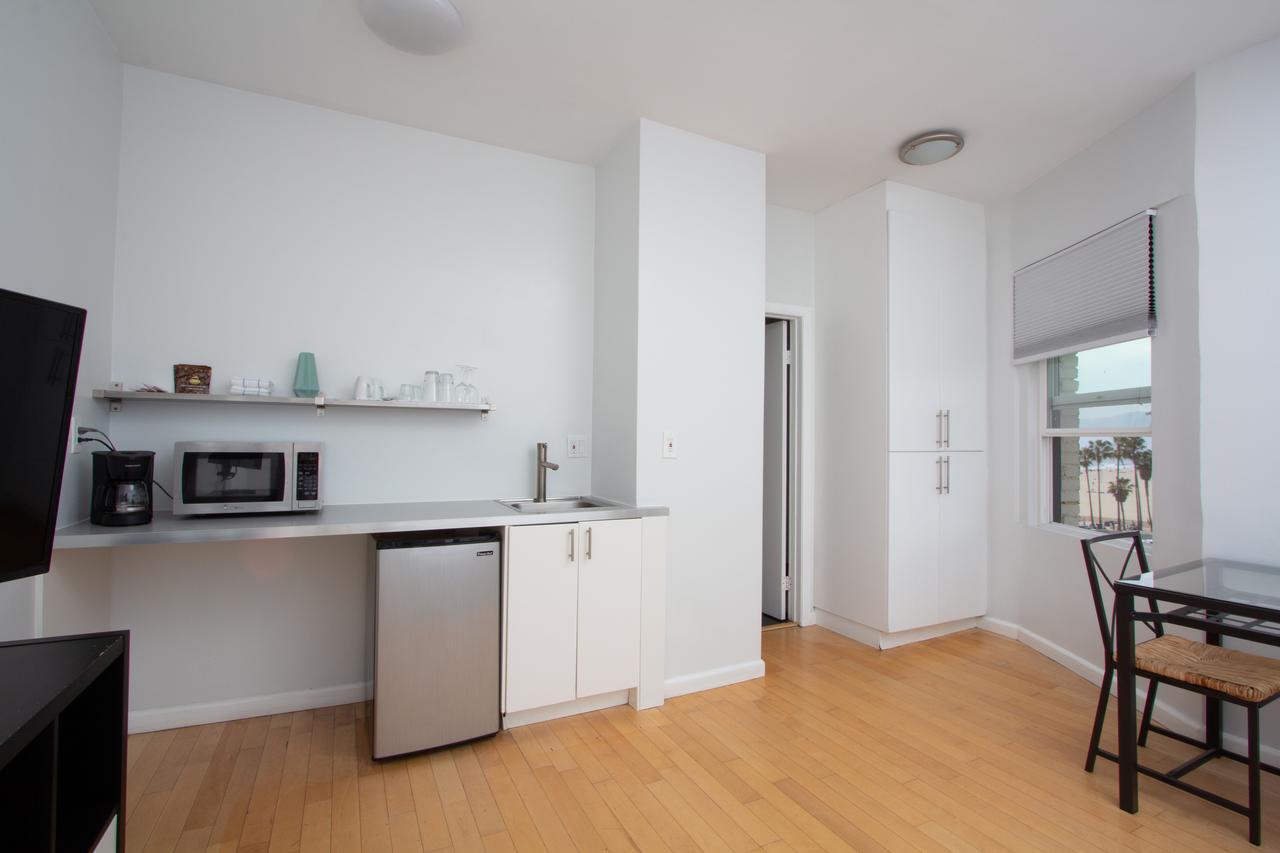 AIR Venice On The Beach - thumb 33