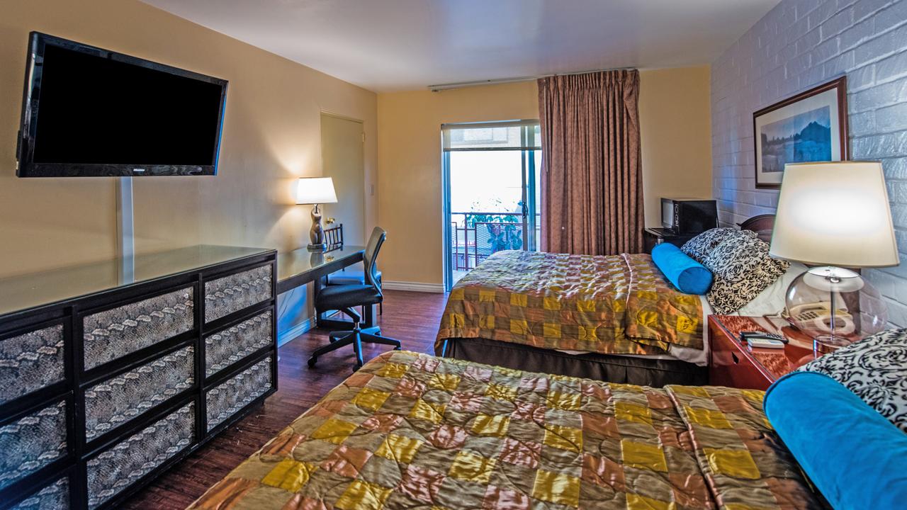 Hollywood Downtowner Inn - thumb 1