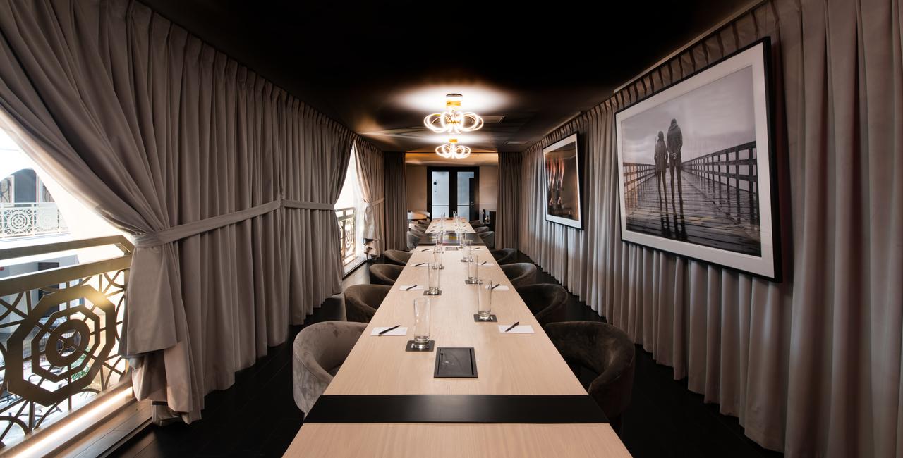 The Mayfair Hotel - thumb 32