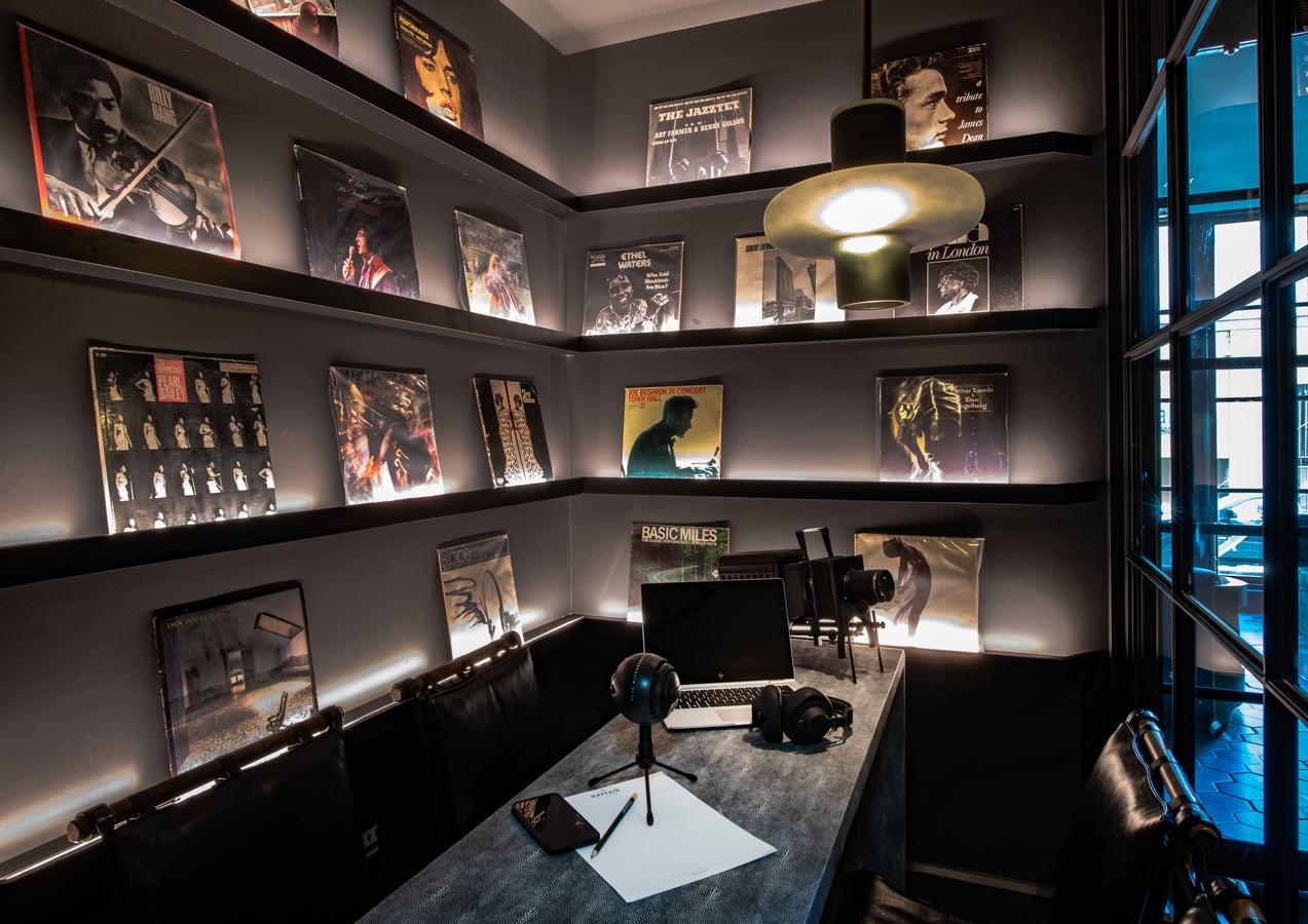 The Mayfair Hotel - thumb 11