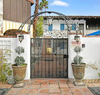 Mykonos Desert Suites - Accommodation Los Angeles