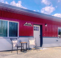 Modern Conveniences in the Wild Alaska - Accommodation Los Angeles